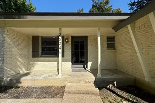 2624 Woodlawn Dr, Ennis, TX 75119 - Photo 2