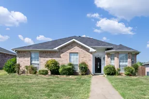 1759 Reynolds St, Lancaster, TX 75134 - Photo 2