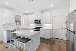 4335 Fall Blossom Dr, Arlington, TX 76005 - Photo 4