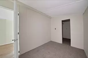 2916 E Briarwood St, Granbury, TX 76048 - Photo 10