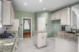 208 S Village Dr, McKinney, TX 75072 - Photo 10