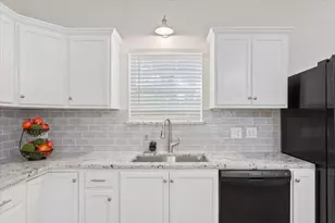 306 Randy Dr, Woodway, TX 76712 - Photo 12