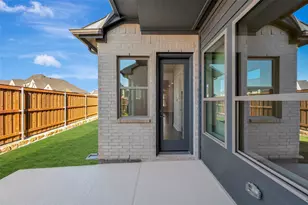 2204 Rolling Oaks Dr, Fort Worth, TX 76008 - Photo 2