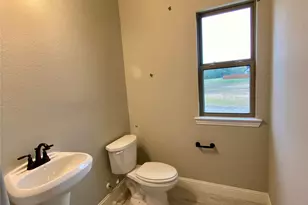 250 Devonshire Dr, Greenville, TX 75401 - Photo 6