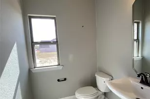 350 Devonshire Dr, Greenville, TX 75401 - Photo 8