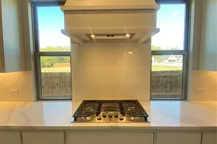 360 Devonshire Dr, Greenville, TX 75401 - Photo 10