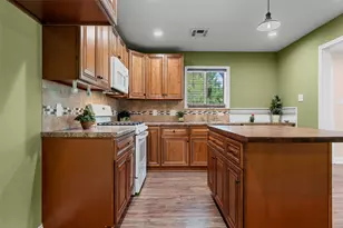 1001 Park Lake Dr, Bruceville Eddy, TX 76524 - Photo 12