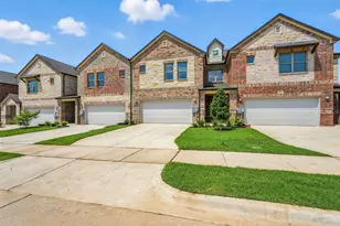 140 Pinkie Holmes Dr, Grand Prairie, TX 75050 - Photo 2