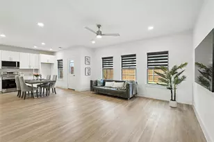 140 Pinkie Holmes Dr, Grand Prairie, TX 75050 - Photo 10