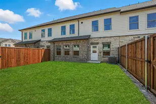 140 Pinkie Holmes Dr, Grand Prairie, TX 75050 - Photo 28