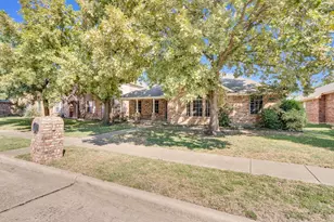 233 Garden Valley Ln, Red Oak, TX 75154 - Photo 2