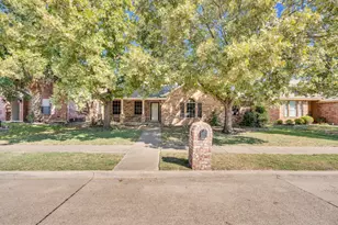 233 Garden Valley Ln, Red Oak, TX 75154 - Photo 4