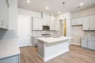 340 Almanor St, Lewisville, TX 75056 - Photo 4