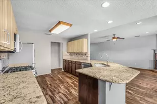 815 Wandering Ct, Granbury, TX 76049 - Photo 12