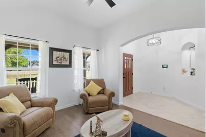 104 Candis Ct Court, Springtown, TX 76082 - Photo 8