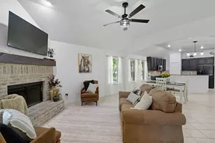 104 Candis Ct, Springtown, TX 76082 - Photo 2