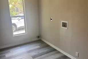 305 E Nelson St, Bowie, TX 76230 - Photo 6