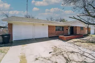 2913 Laredo Dr, Fort Worth, TX 76116 - Photo 2