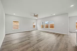 413 Llano Ln, Red Oak, TX 75154 - Photo 4