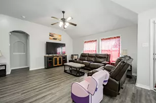 1912 Sunflower Dr, Glenn Heights, TX 75154 - Photo 10