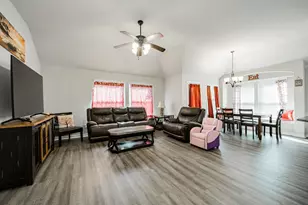 1912 Sunflower Dr, Glenn Heights, TX 75154 - Photo 8