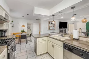 2404 Crestview Cir, Irving, TX 75062 - Photo 12