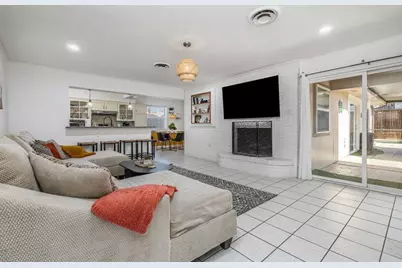 2404 Crestview Circle, Irving, TX 75062 - Photo 6