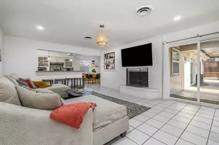 2404 Crestview Cir, Irving, TX 75062 - Photo 6