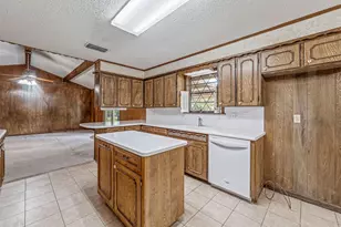 1360 Kaylock St, Stephenville, TX 76401 - Photo 12