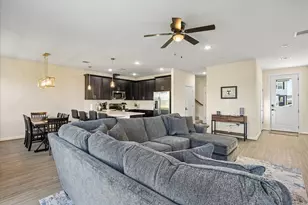 565 Galt Dr, Stephenville, TX 76401 - Photo 4