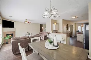 1934 Pin Oak Ln, Lancaster, TX 75146 - Photo 10