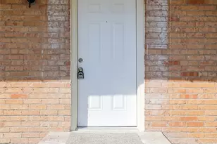 5055 Ridglea Ln, Fort Worth, TX 76116 - Photo 2