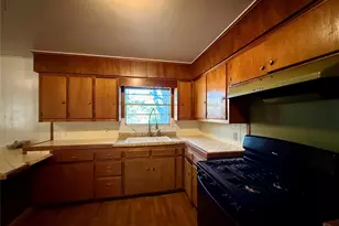 208 W Main St, Cumby, TX 75433 - Photo 12