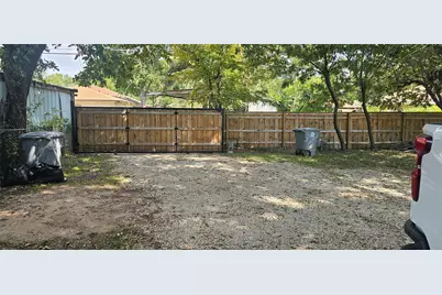 1826 N Jim Miller Road, Dallas, TX 75217 - Photo 2