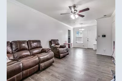 210 Myrtle Avenue, Waxahachie, TX 75165 - Photo 2