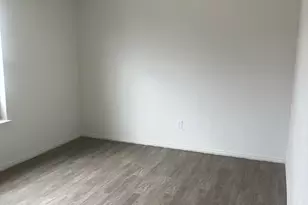 4443 Falls Dr, Dallas, TX 75211 - Photo 4