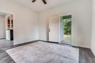 811 S 18th St, Corsicana, TX 75110 - Photo 8