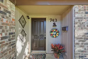 743 Idlewilde Dr, Lewisville, TX 75067 - Photo 4