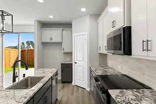 9011 Indianola Trl, Little Elm, TX 75068 - Photo 8