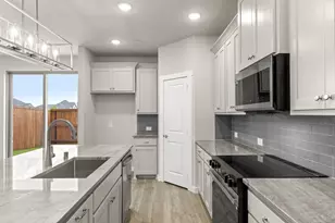 9019 Indianola Trl, Little Elm, TX 75068 - Photo 10