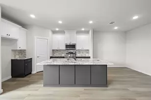 4615 Hawks Trl, Little Elm, TX 75068 - Photo 8