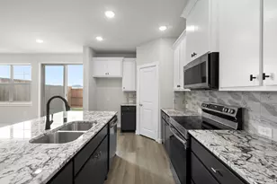 4615 Hawks Trl, Little Elm, TX 75068 - Photo 10