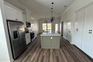 1503 W 6th St, McGregor, TX 76657 - Photo 6