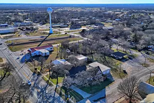 209 N Wickham St, Alvord, TX 76225 - Photo 40