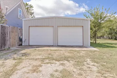 209 N Wickham Street, Alvord, TX 76225 - Photo 38