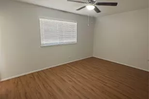 3717 Swallow Ln, Irving, TX 75062 - Photo 10