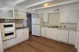 3717 Swallow Ln, Irving, TX 75062 - Photo 6