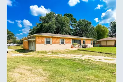 552 E Commerce Street, Fairfield, TX 75840 - Photo 1