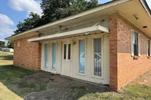 552 E Commerce St, Fairfield, TX 75840 - Photo 20