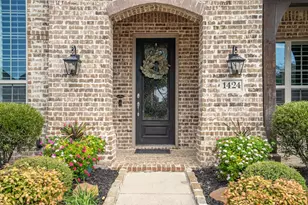 1424 10th St, Argyle, TX 76226 - Photo 4